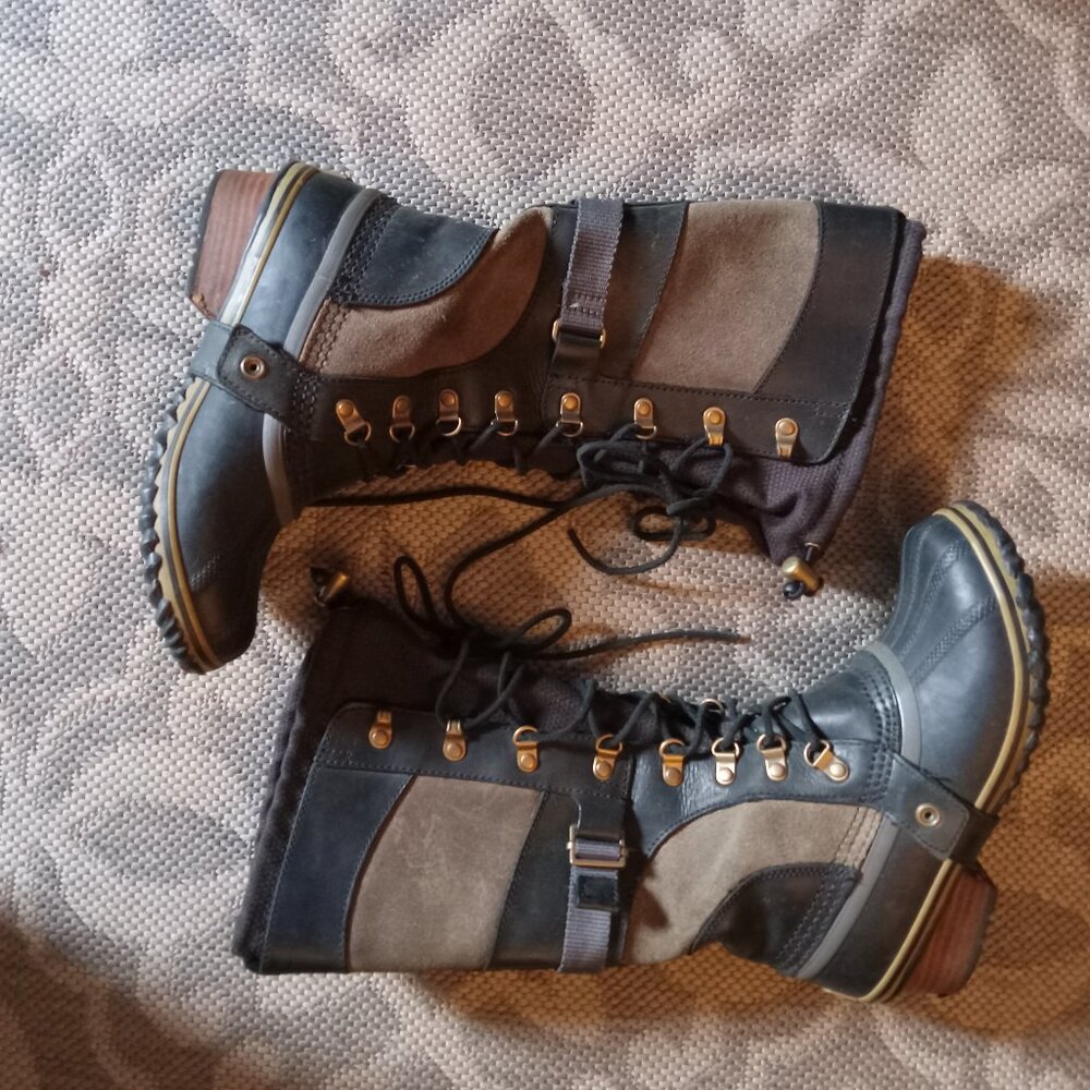 FINAL SALE Sorel Boots 6